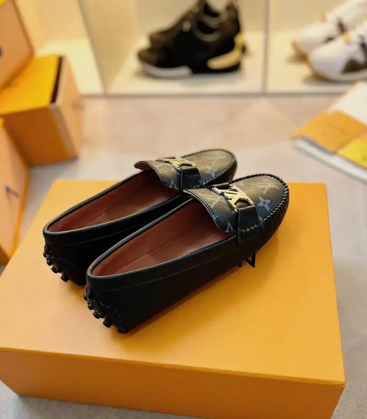 hype LV flat shoes