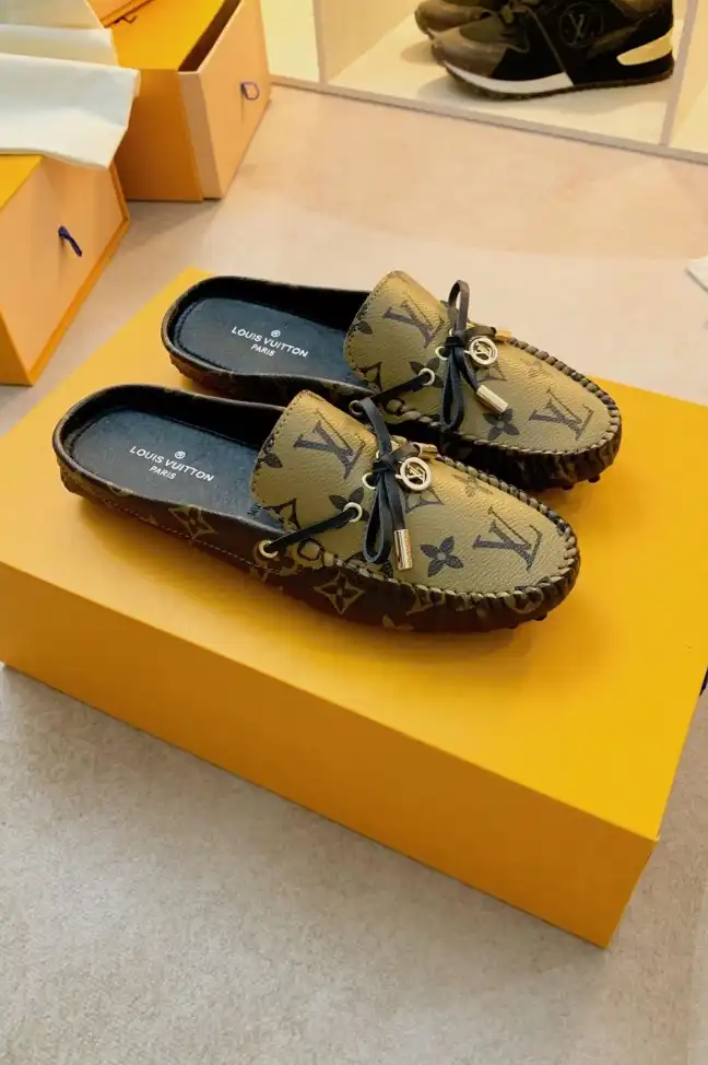 hype LV flat shoes