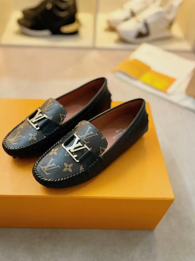 hype LV flat shoes