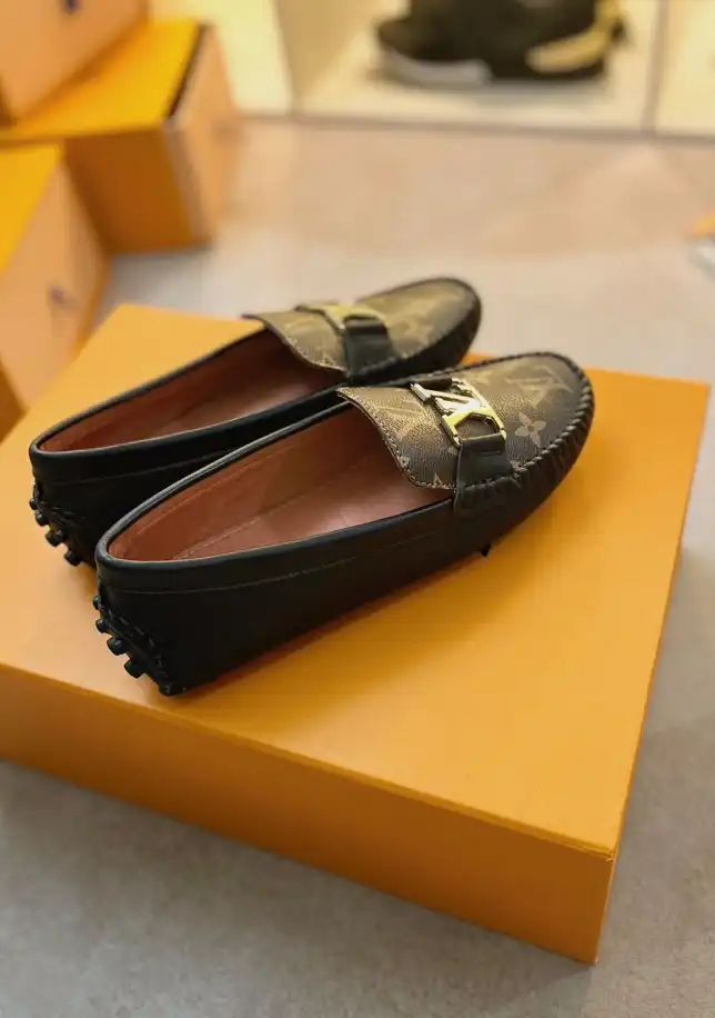 hype LV flat shoes