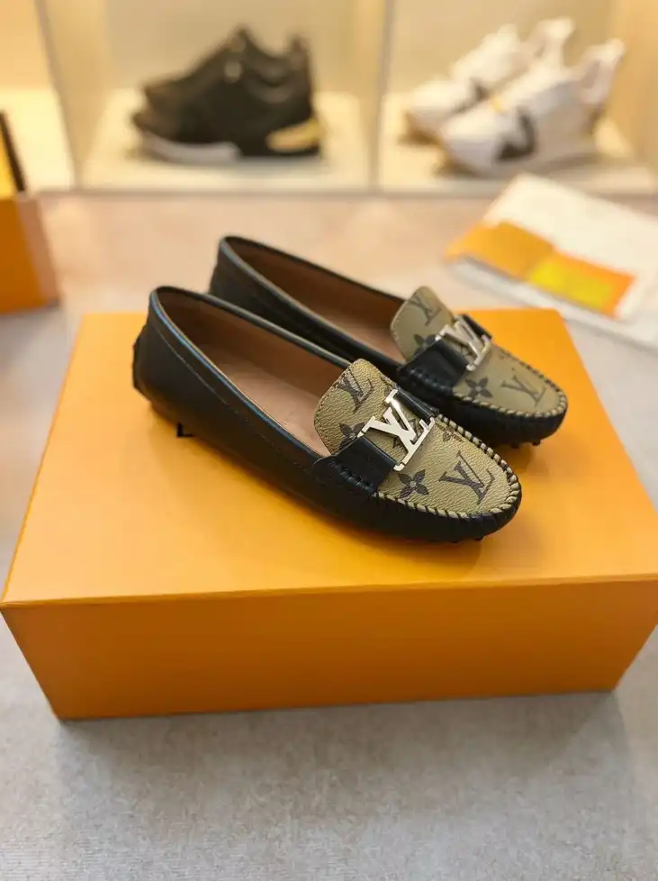 hype LV flat shoes