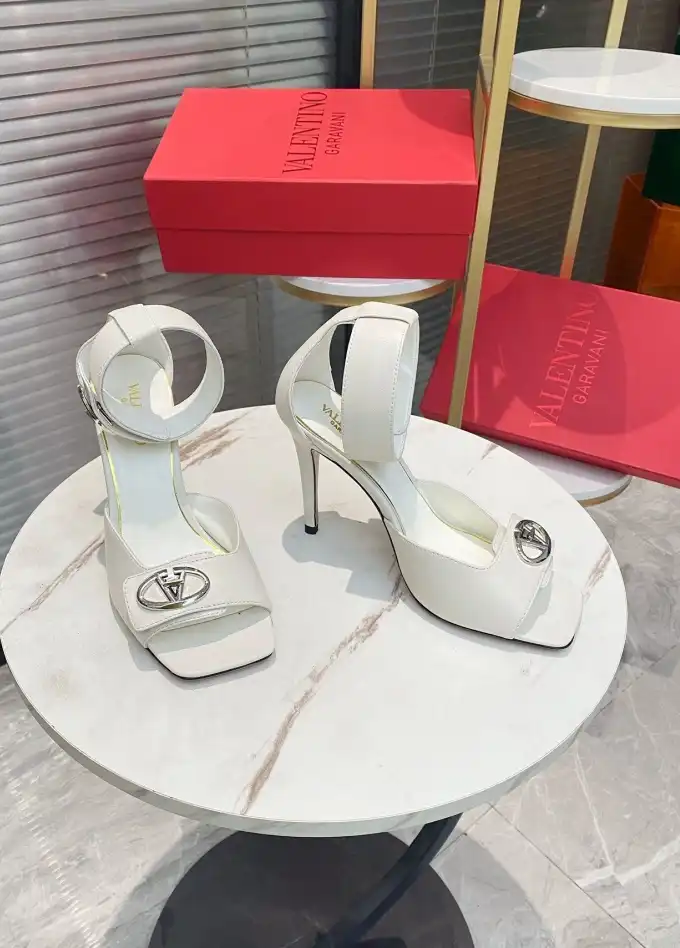 hype Valentino High Heels