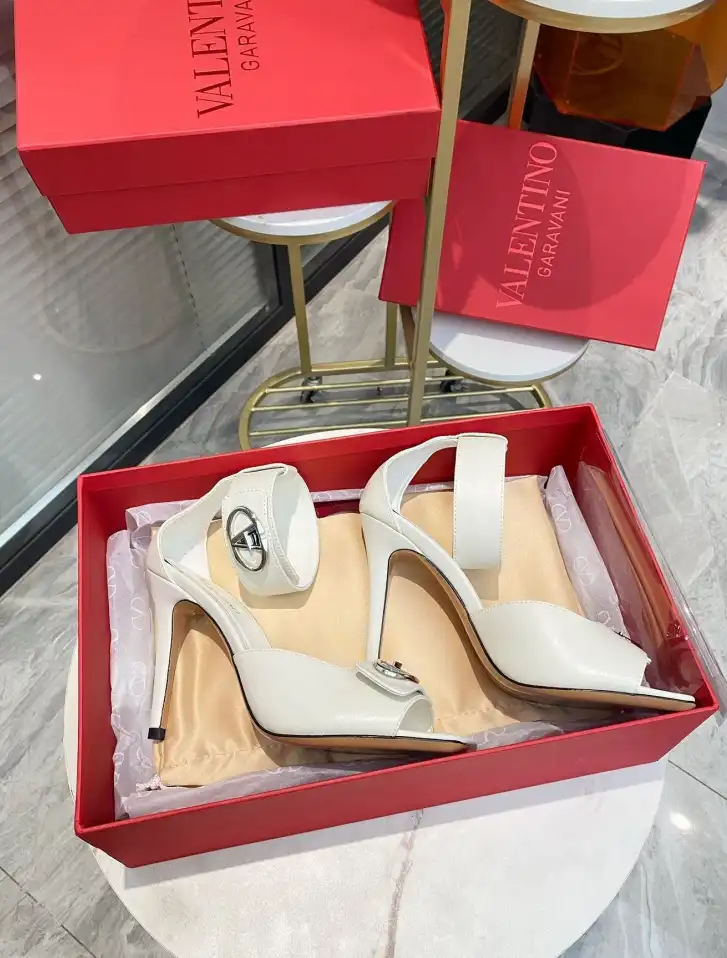 hype Valentino High Heels