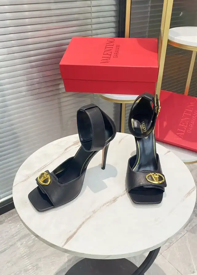 hype Valentino High Heels