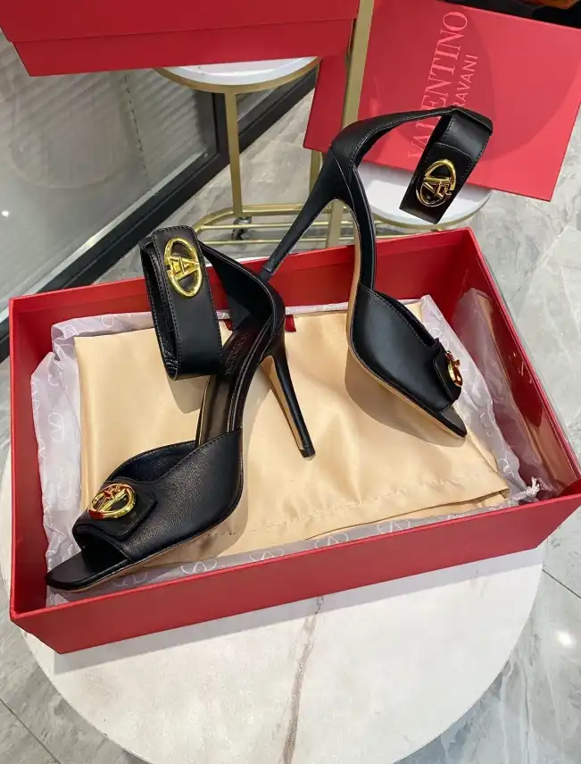 hype Valentino High Heels