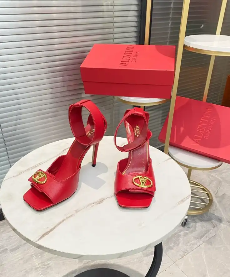 hype Valentino High Heels