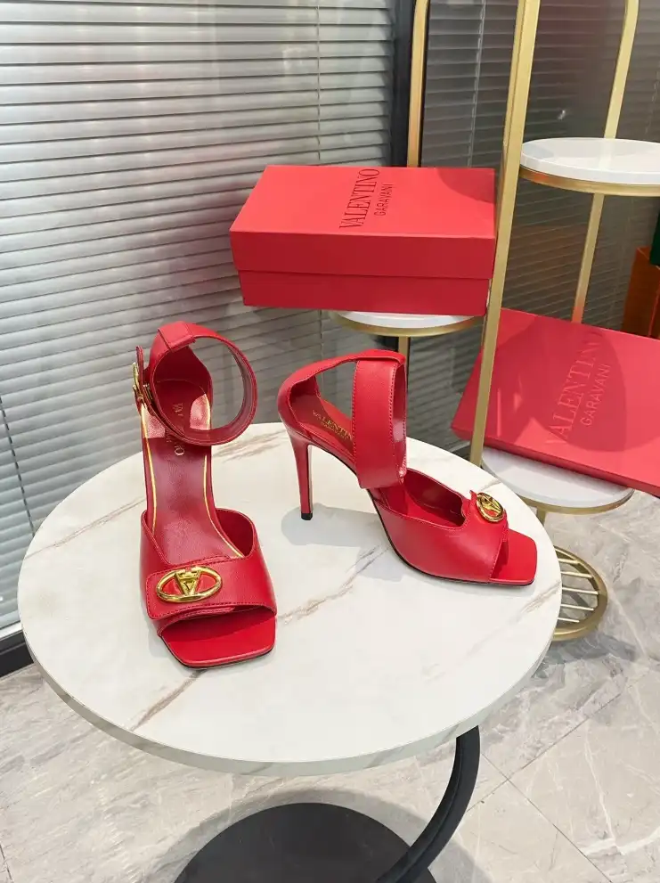 hype Valentino High Heels