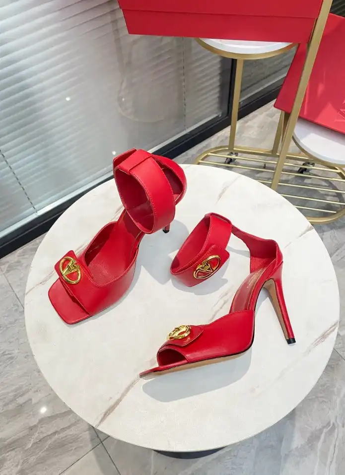 hype Valentino High Heels