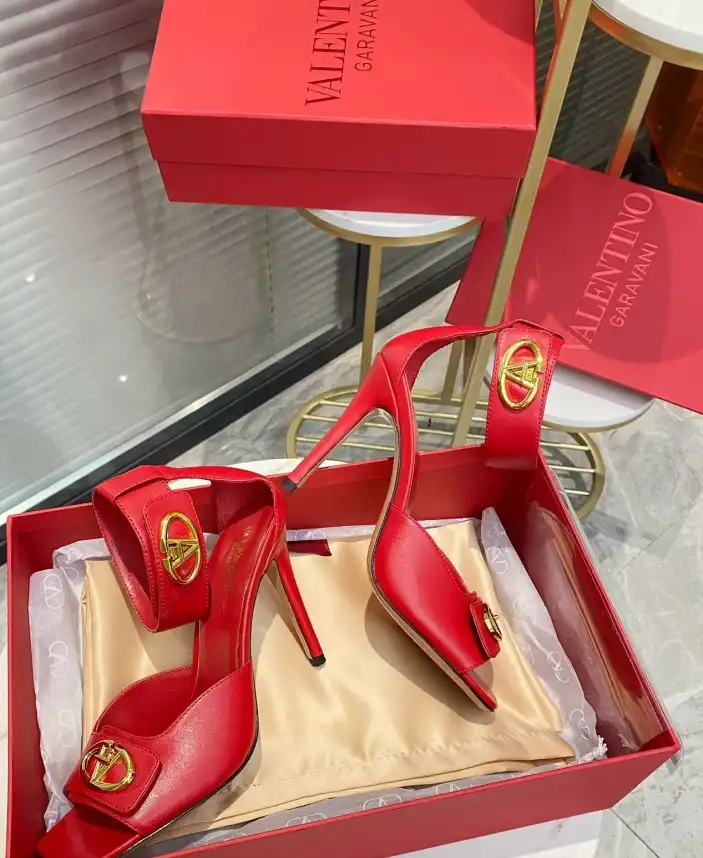 hype Valentino High Heels