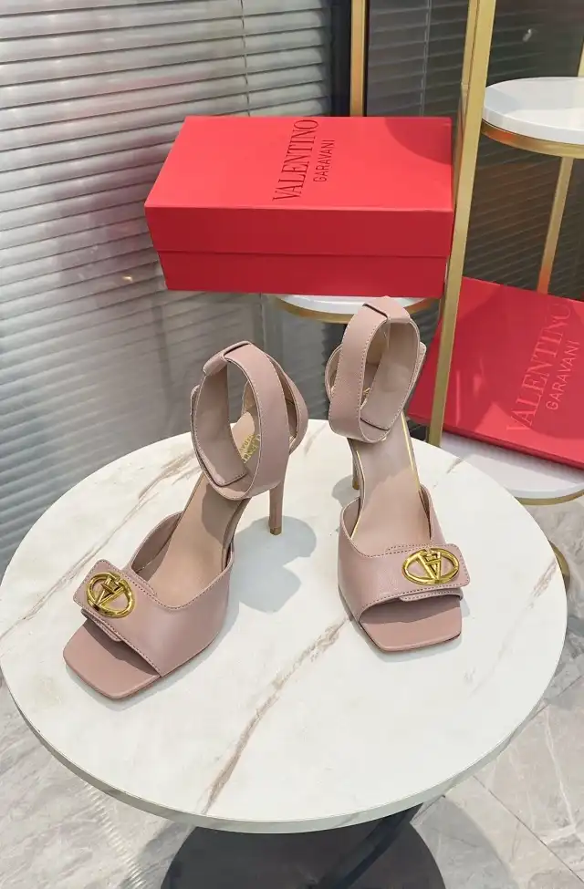 hype Valentino High Heels