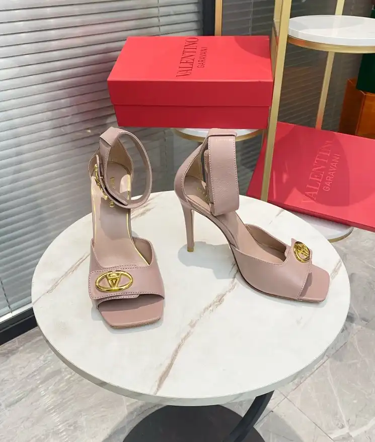 hype Valentino High Heels