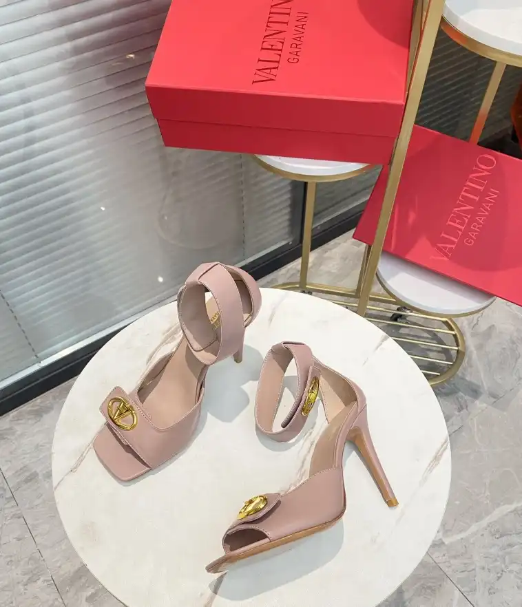 hype Valentino High Heels