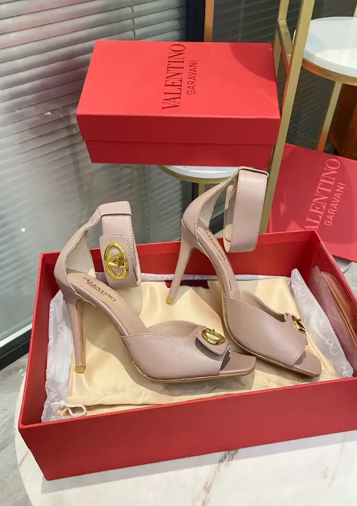 hype Valentino High Heels