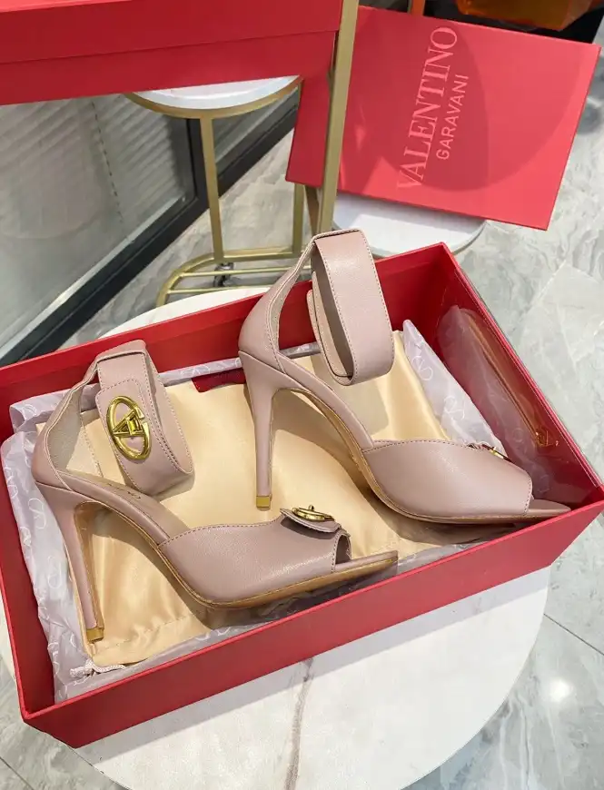 hype Valentino High Heels