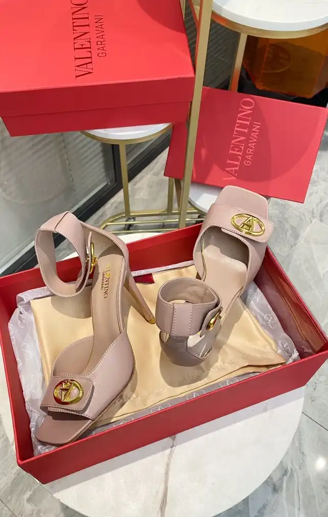 hype Valentino High Heels