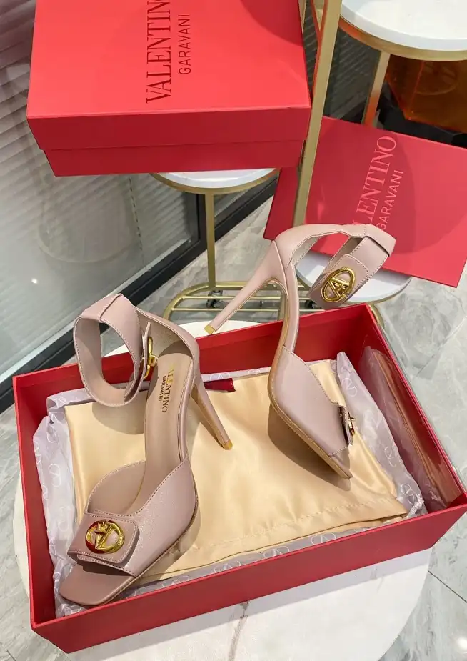 hype Valentino High Heels