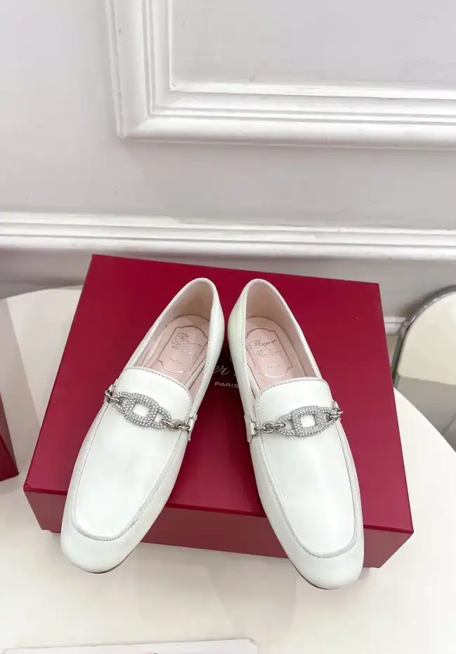 hype Roger Vivier flat shoes