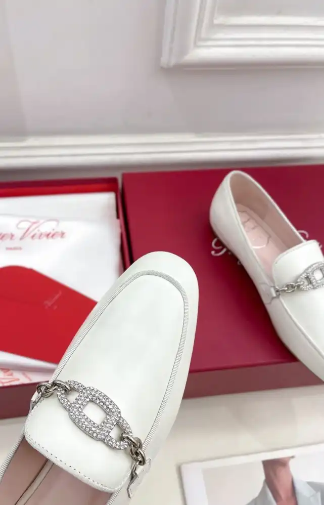 hype Roger Vivier flat shoes