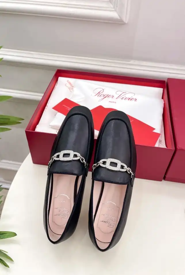 hype Roger Vivier flat shoes