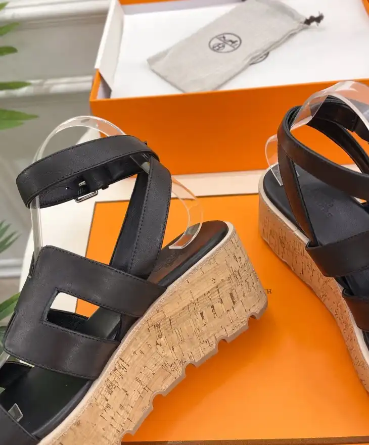 hype Hermes Sandals