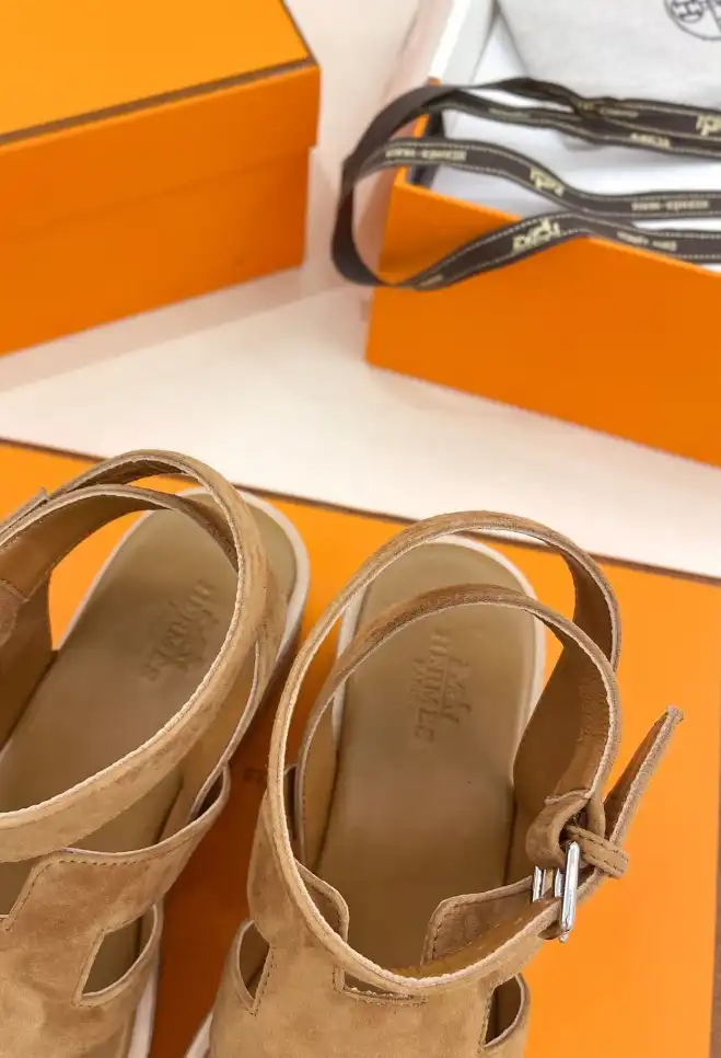 hype Hermes Sandals