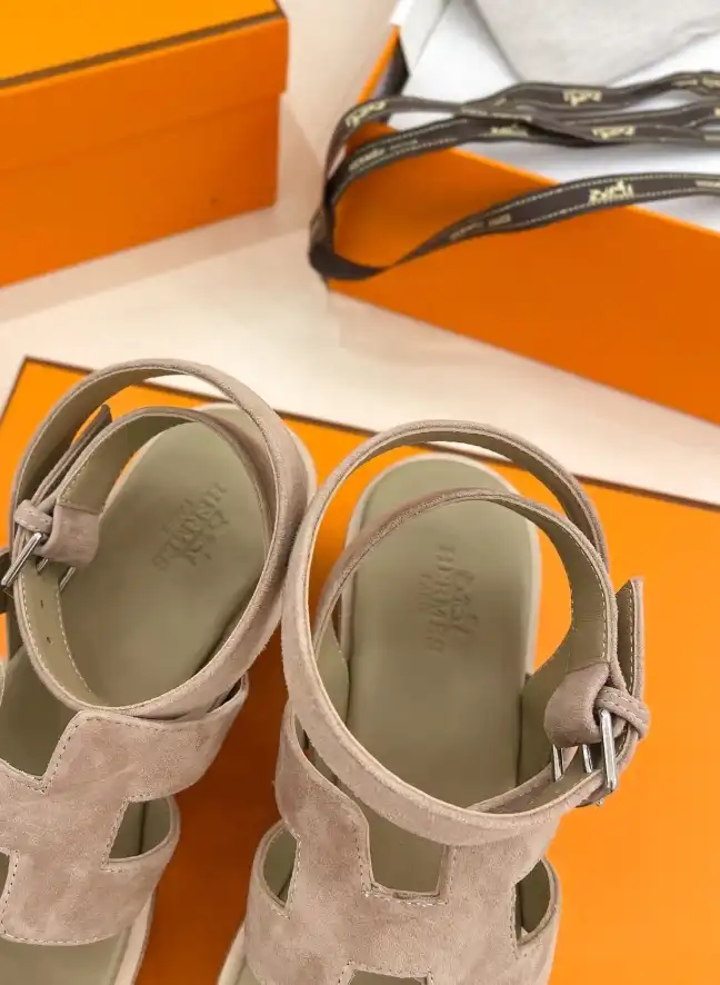 hype Hermes Sandals