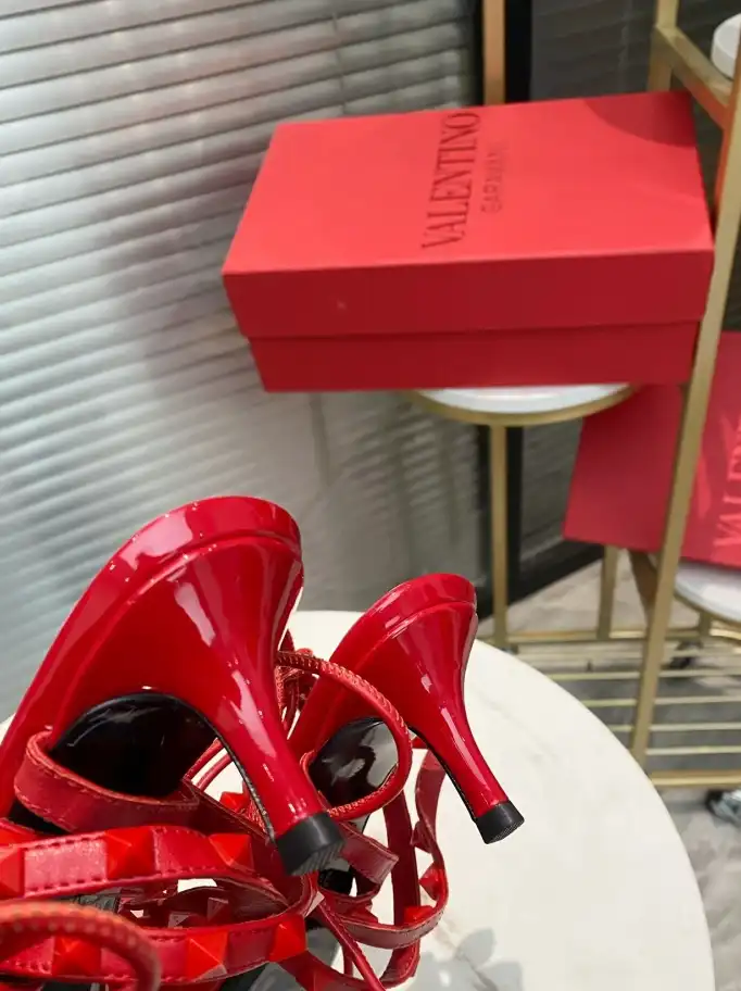 hype Valentino High Heels