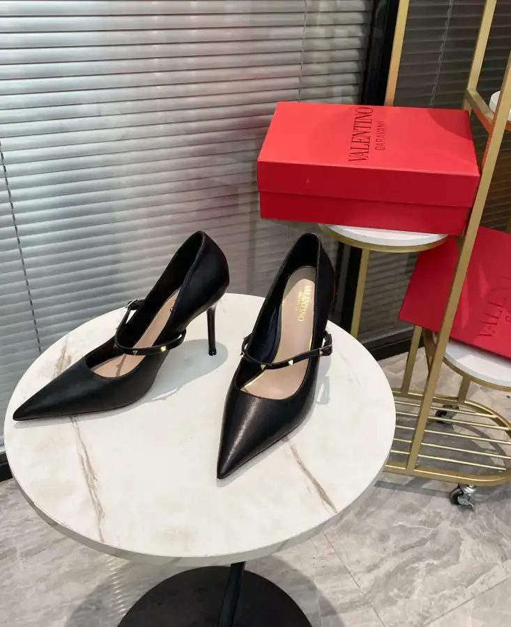 hype Valentino High Heels