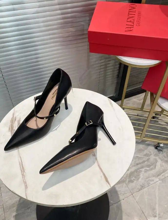 hype Valentino High Heels