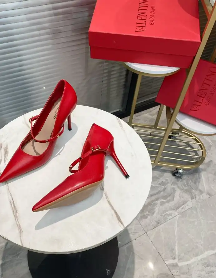 hype Valentino High Heels