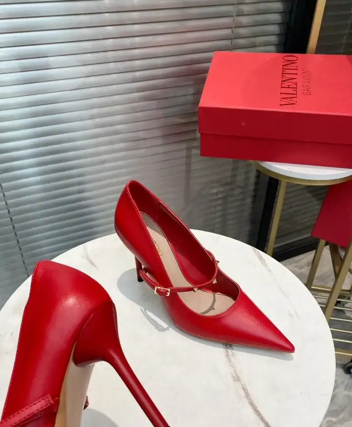 hype Valentino High Heels