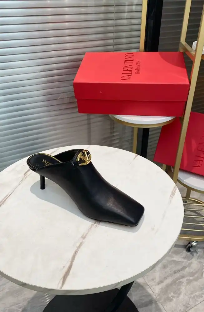 hype Valentino High Heels