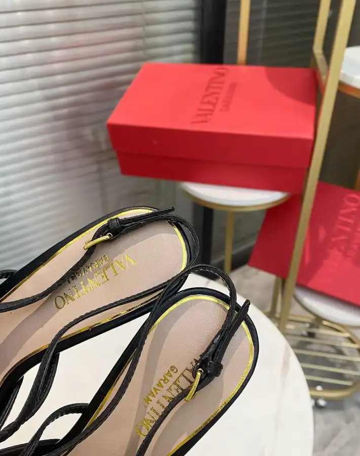 hype Valentino High Heels