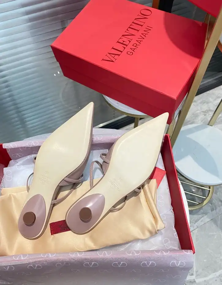 hype Valentino High Heels