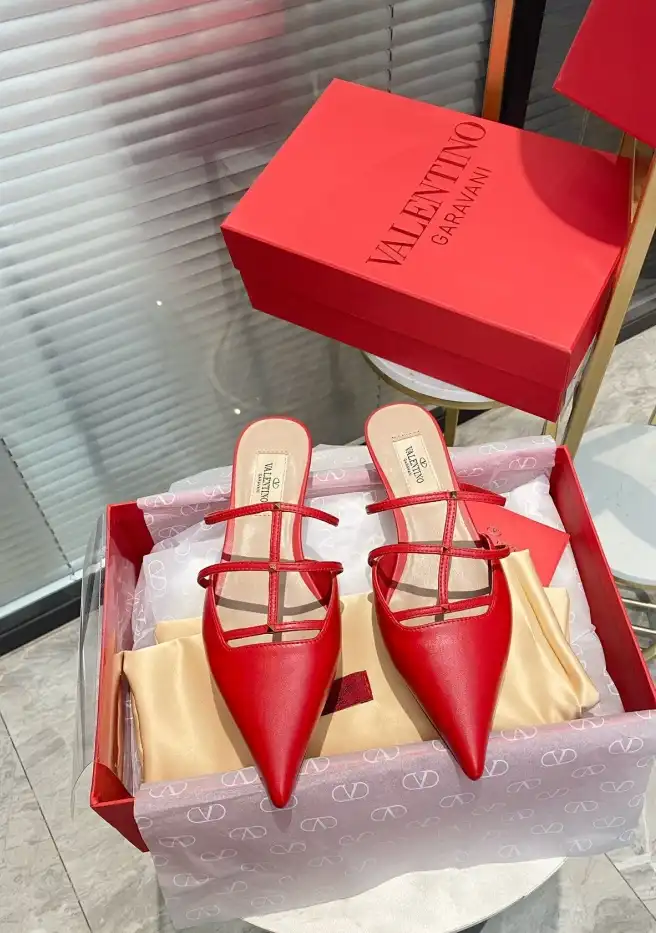 hype Valentino High Heels