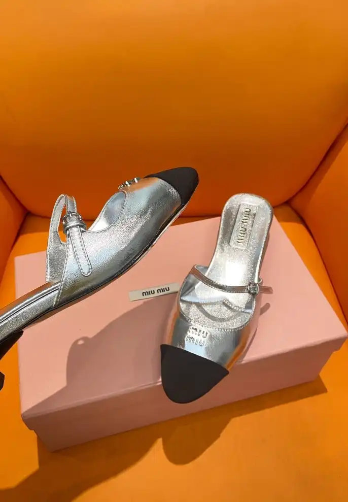 hype Miu Miu flat shoes