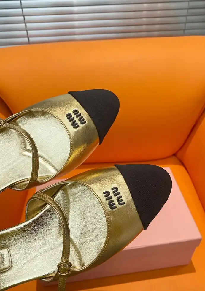 hype Miu Miu flat shoes