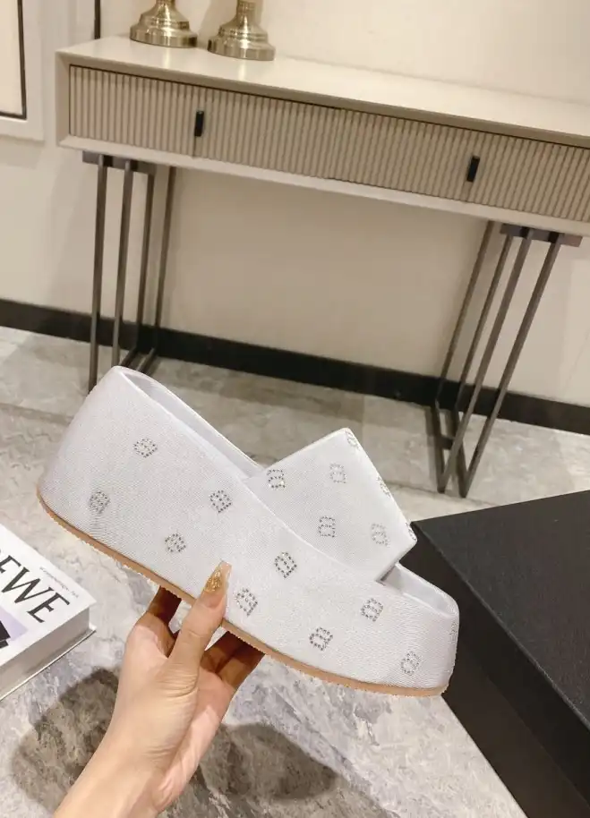 hype Alexander Wang Slippers