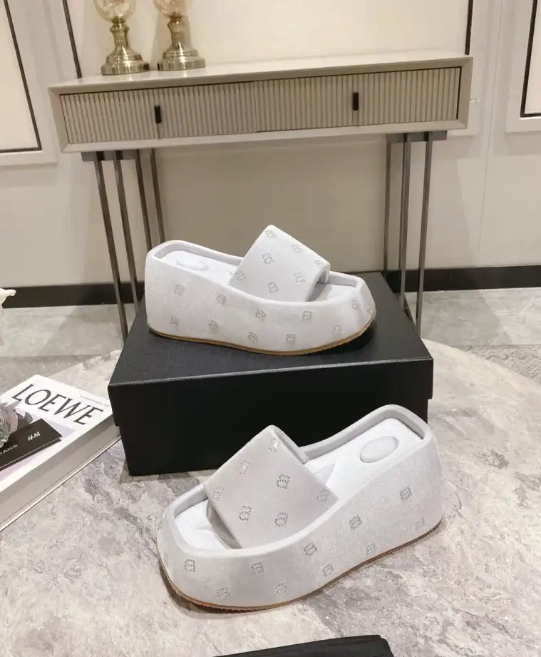 hype Alexander Wang Slippers