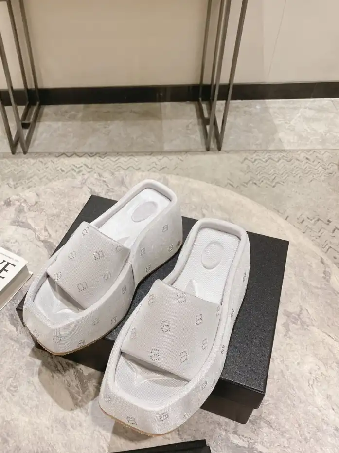 hype Alexander Wang Slippers