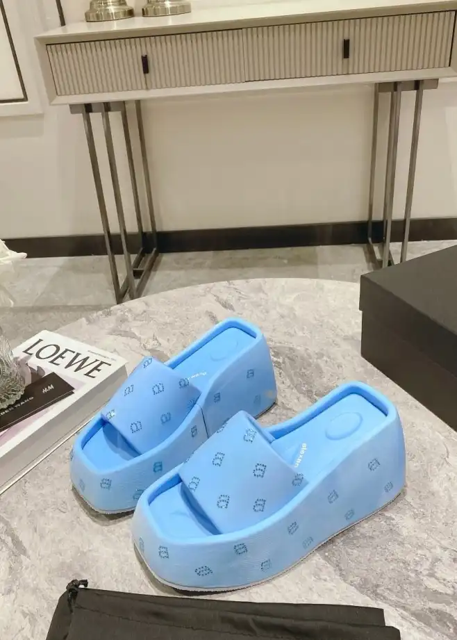 hype Alexander Wang Slippers