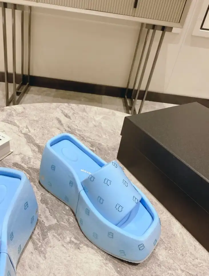 hype Alexander Wang Slippers