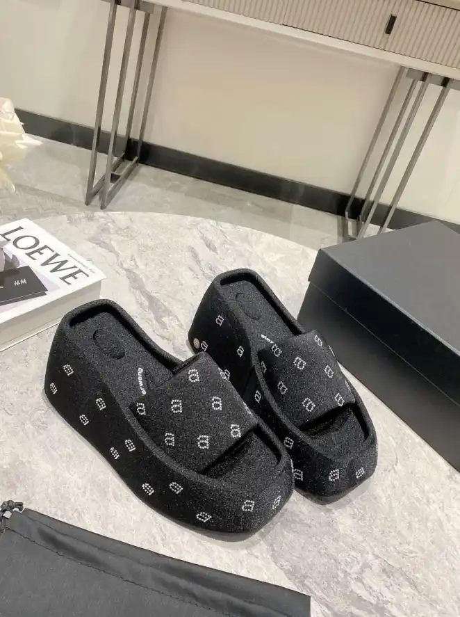 hype Alexander Wang Slippers