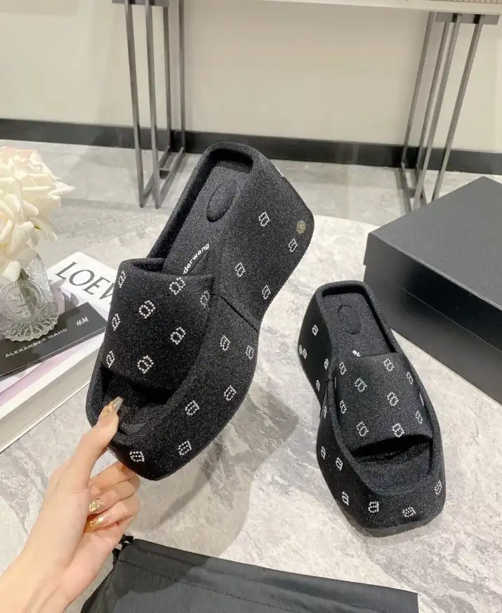 hype Alexander Wang Slippers