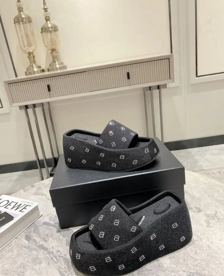 hype Alexander Wang Slippers