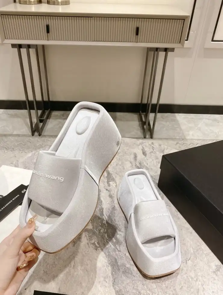 hype Alexander Wang Slippers