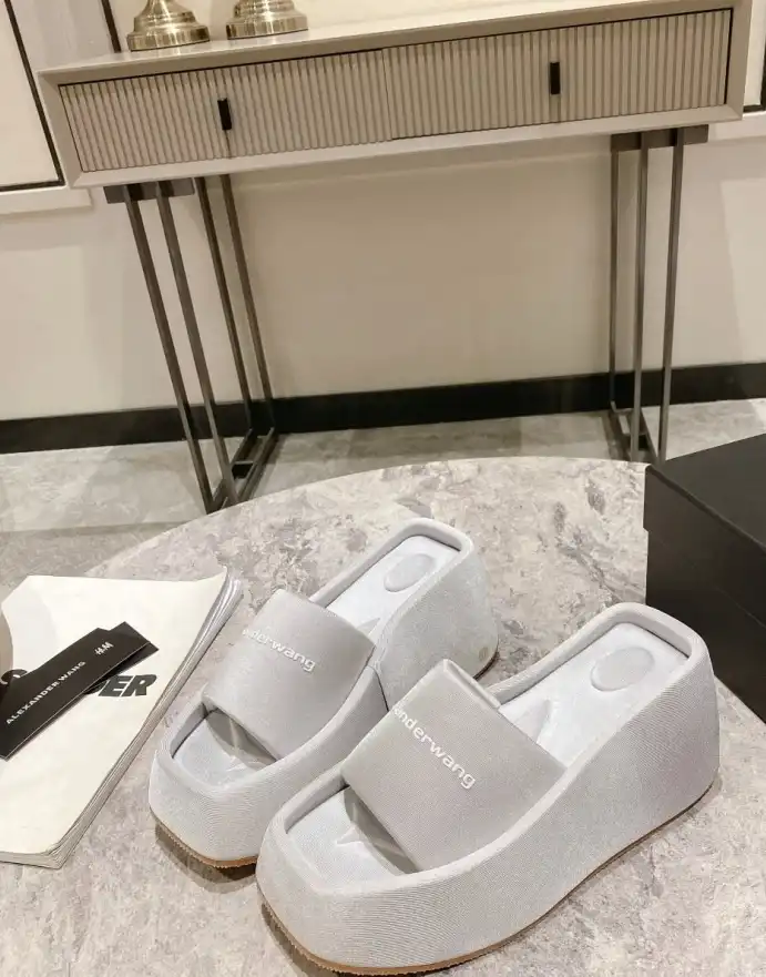 hype Alexander Wang Slippers