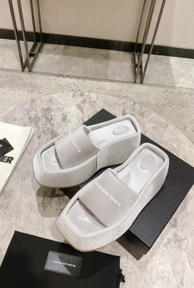 hype Alexander Wang Slippers