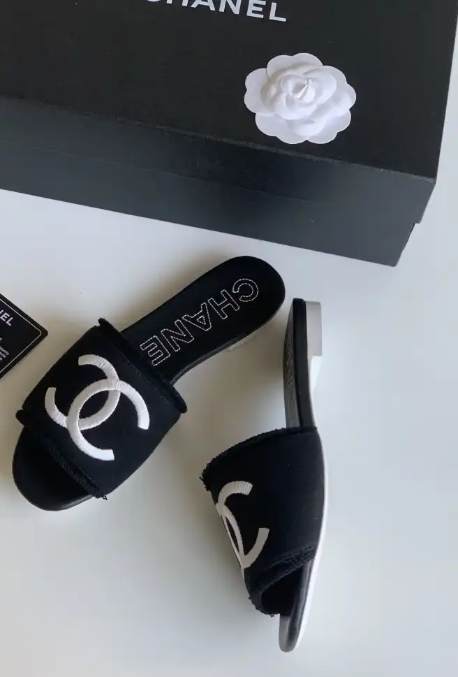 hype Chanel Slippers