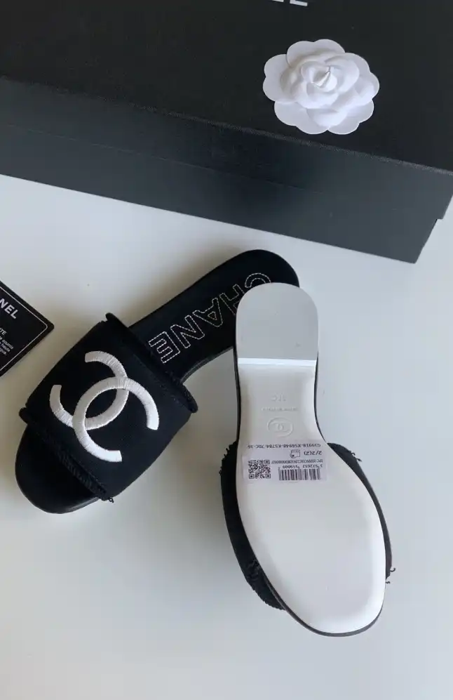 hype Chanel Slippers